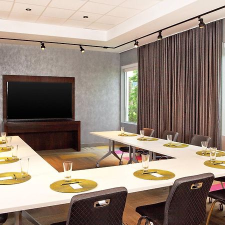 Отель Aloft Miami Дорел Экстерьер фото