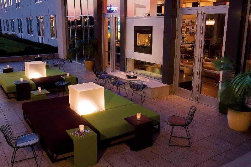Отель Aloft Miami Дорел Экстерьер фото