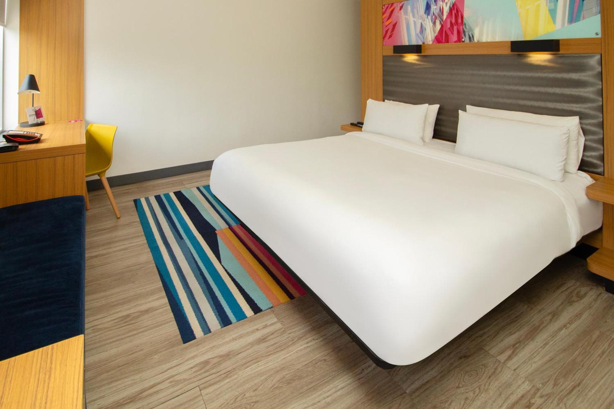Отель Aloft Miami Дорел Экстерьер фото