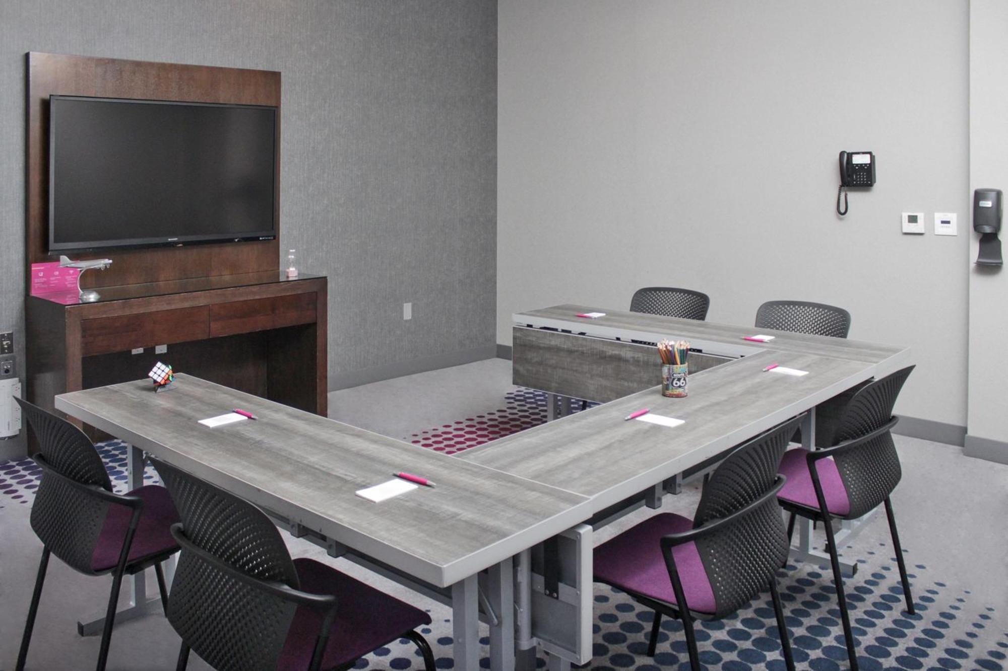 Отель Aloft Miami Дорел Экстерьер фото
