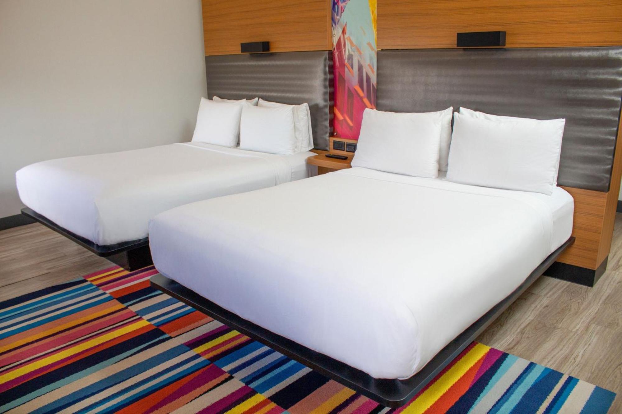 Отель Aloft Miami Дорел Экстерьер фото