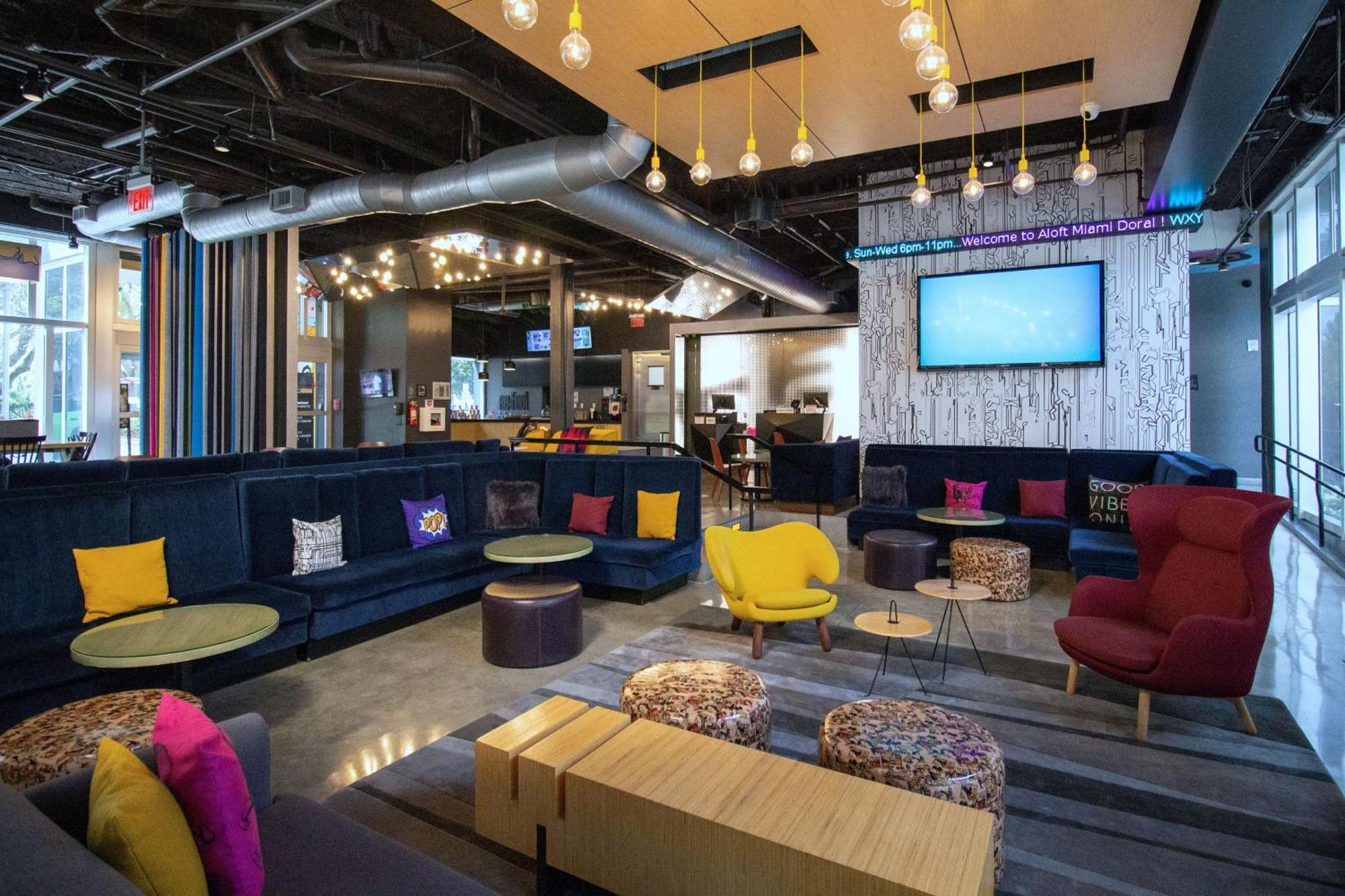 Отель Aloft Miami Дорел Экстерьер фото