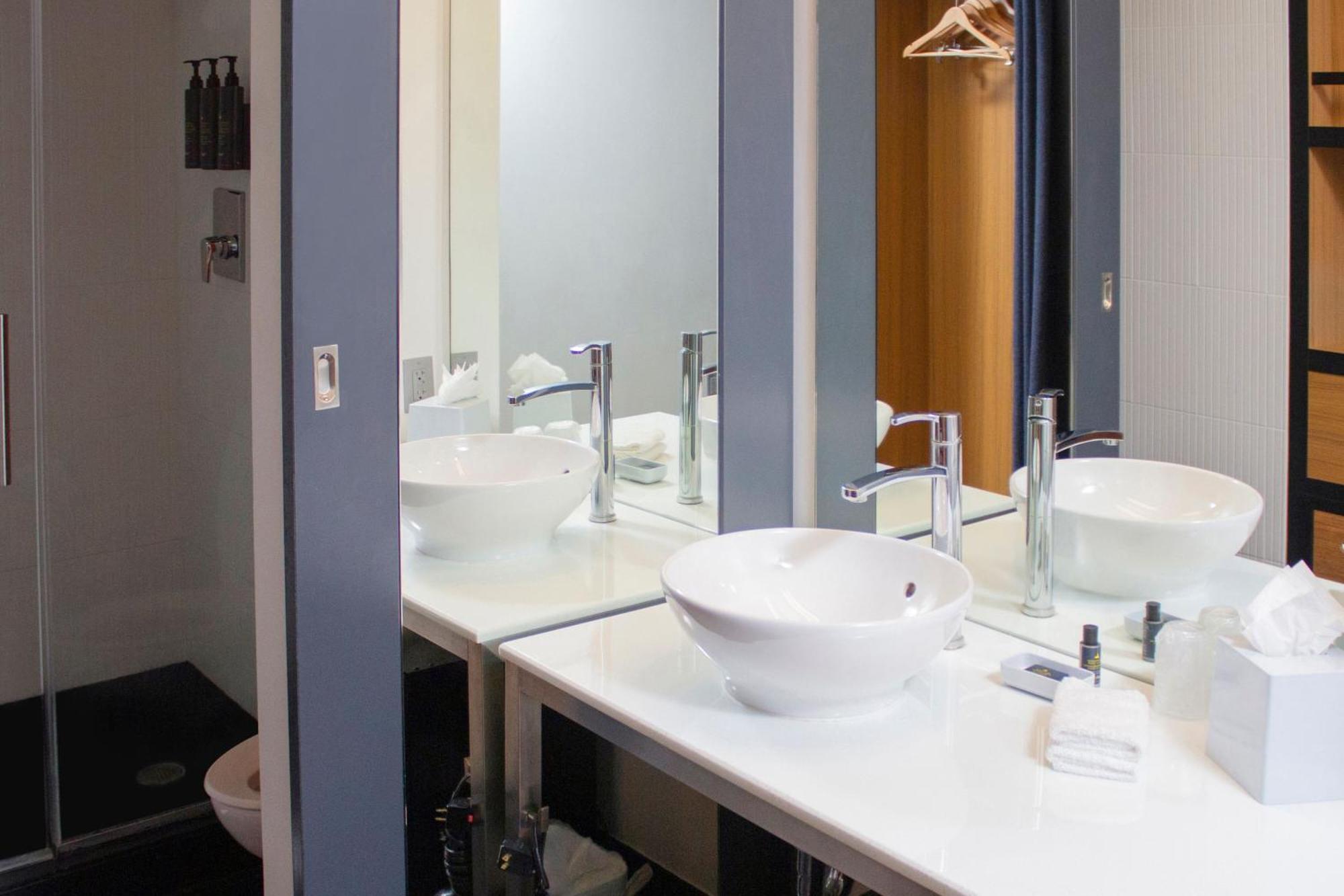 Отель Aloft Miami Дорел Экстерьер фото