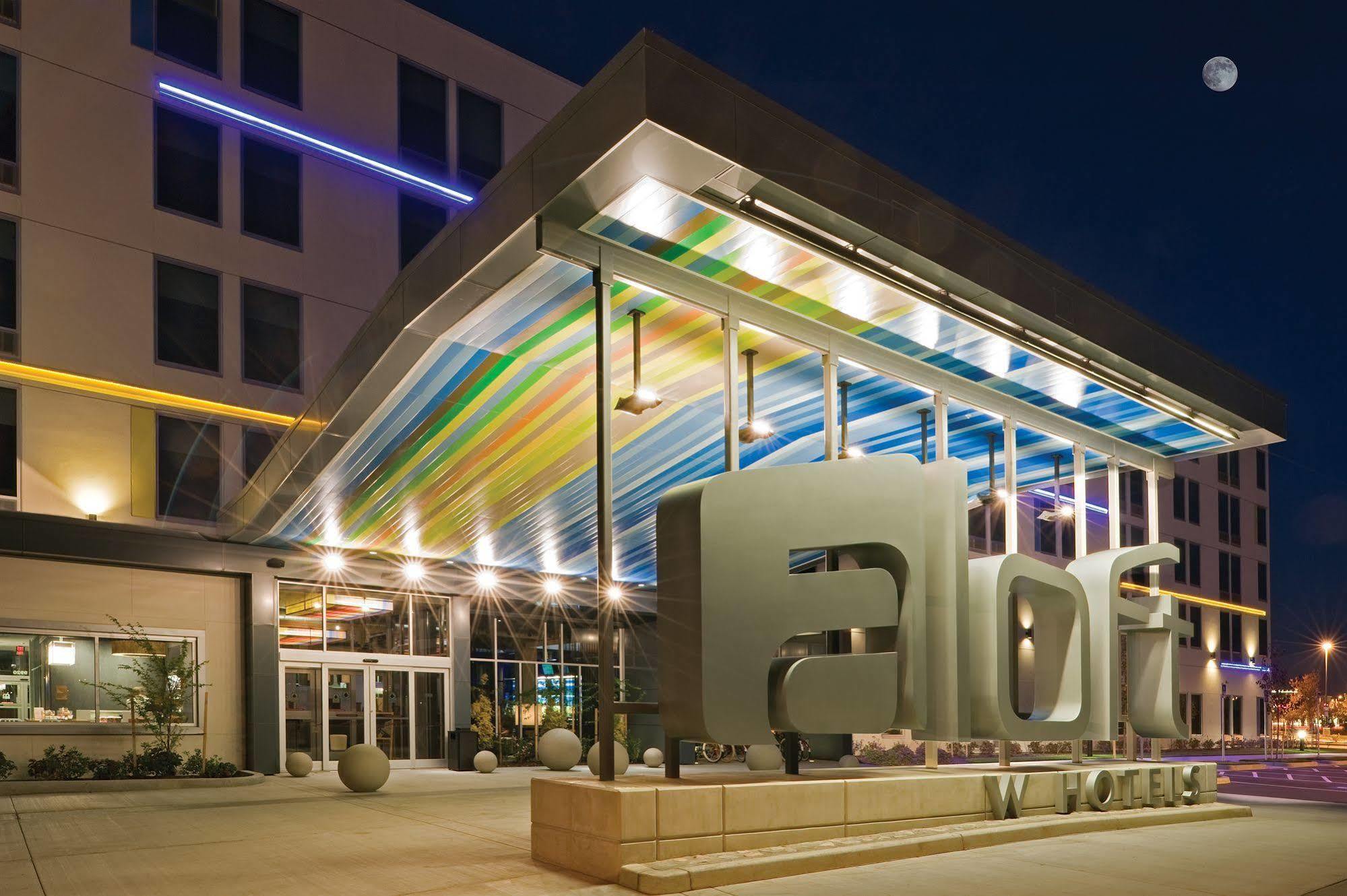 Отель Aloft Miami Дорел Экстерьер фото