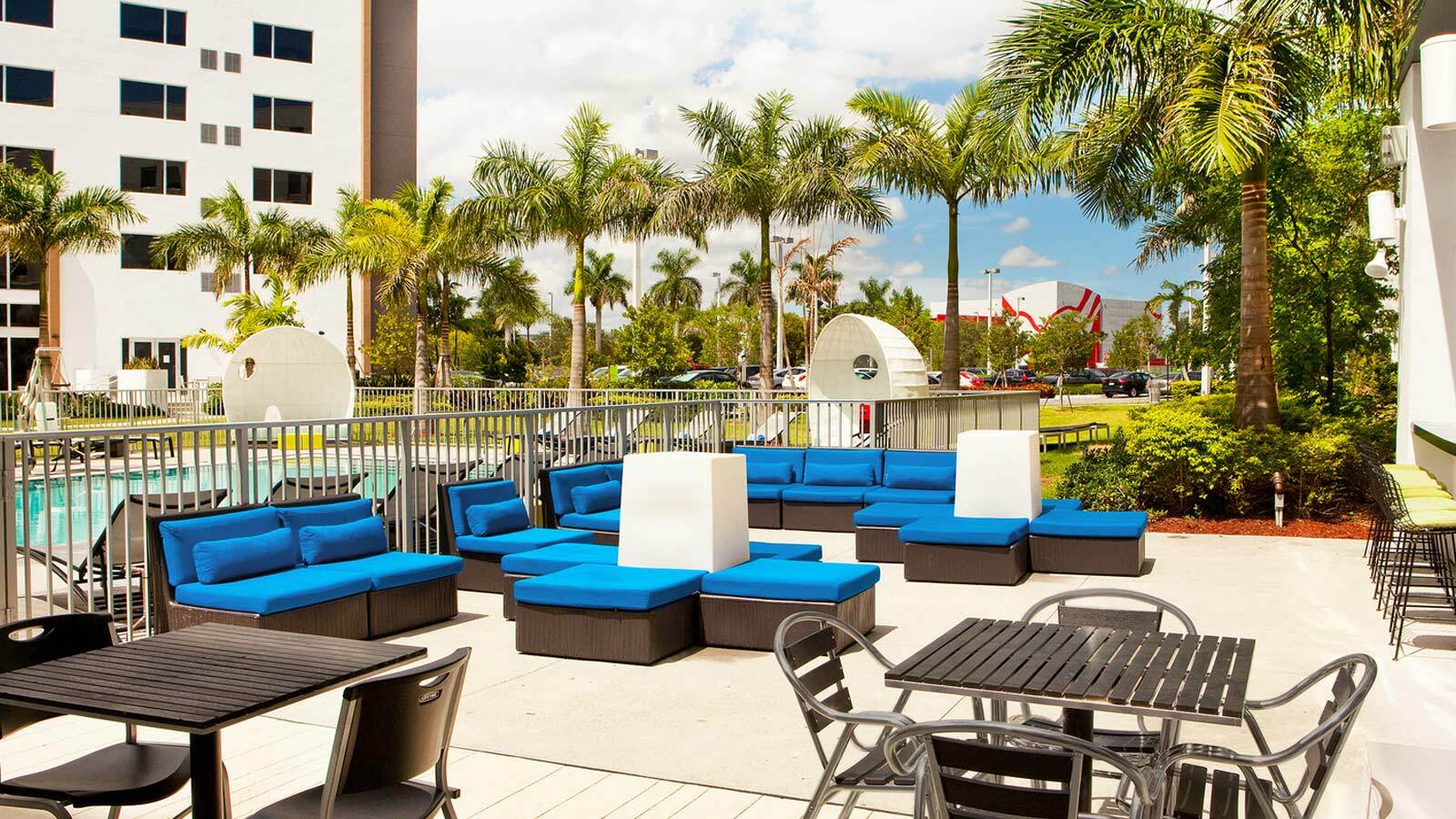 Отель Aloft Miami Дорел Экстерьер фото