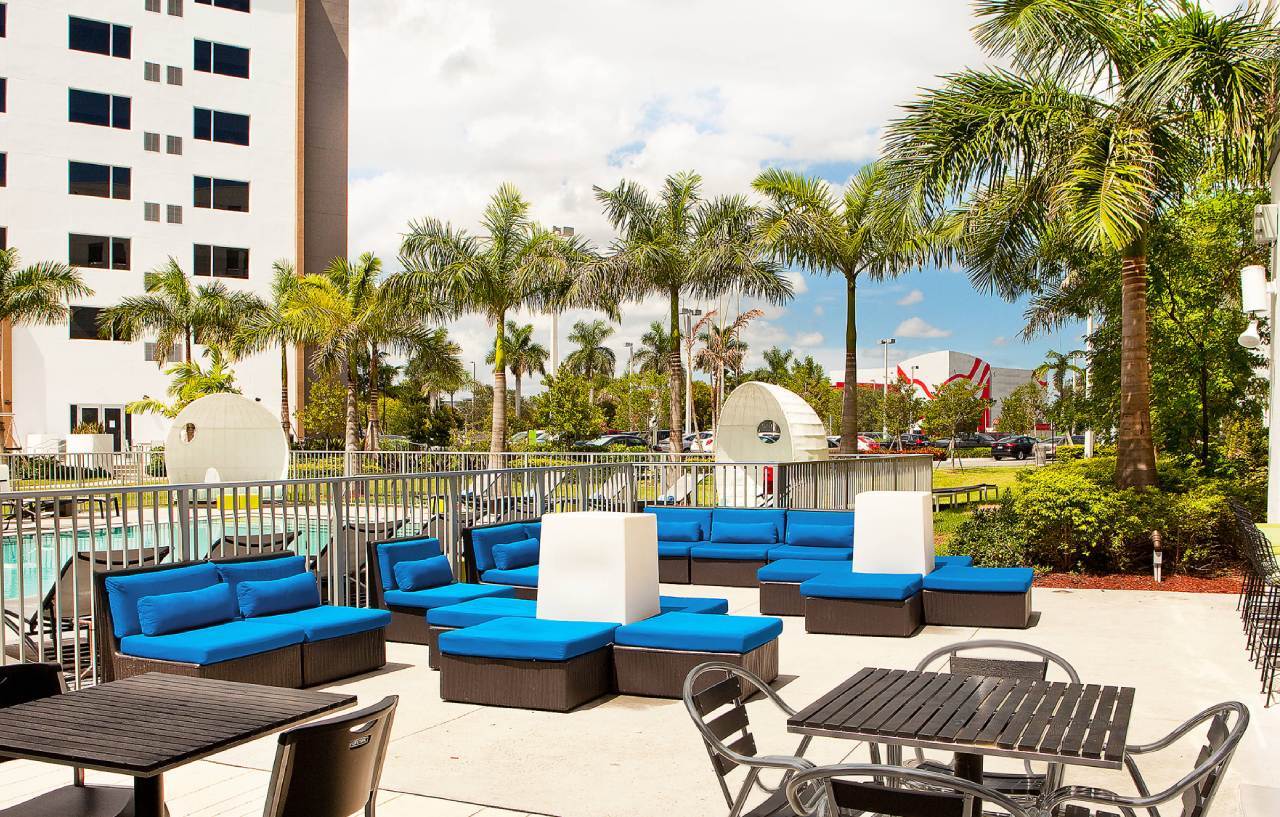 Отель Aloft Miami Дорел Экстерьер фото
